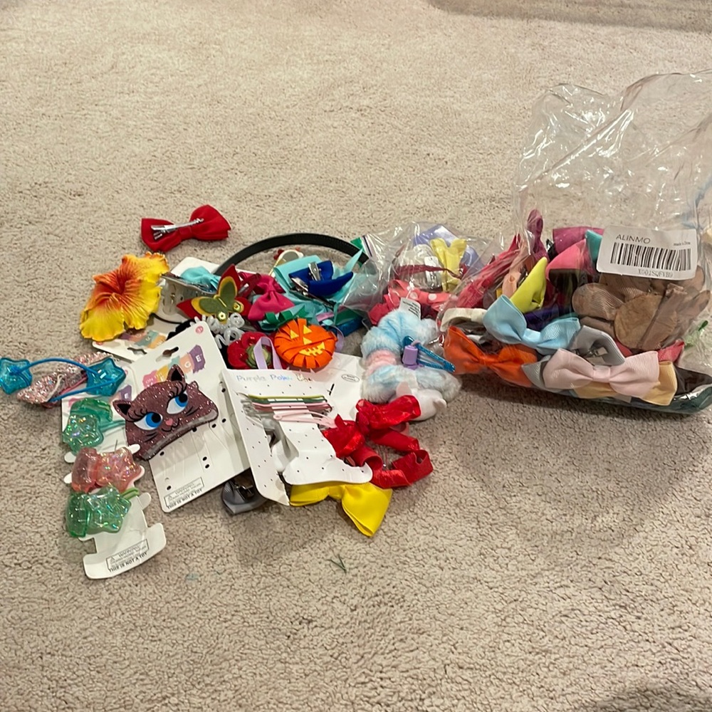 Lot of Little Girls Hair Accessories